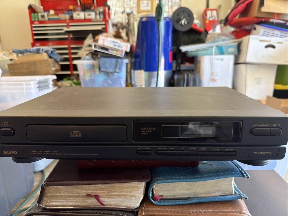 Sanyo CP791 Multi Function LCD Display Digital Compact Disc CD Player- No Remote